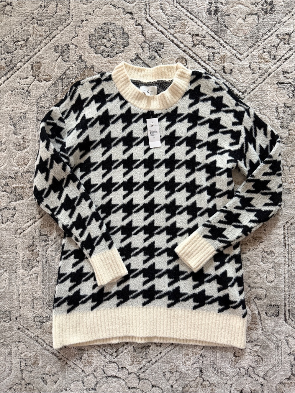 Women XS Lou & Grey NWT Cream and Black Houndstooth Crewneck Sweater